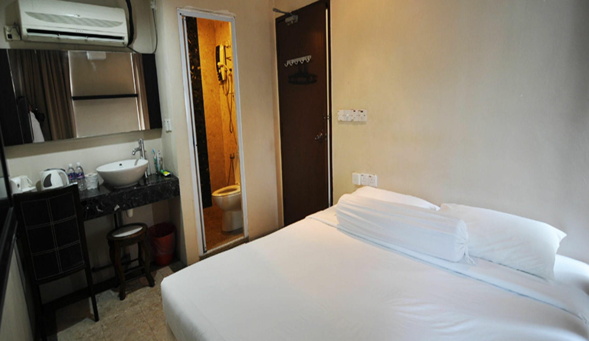 Hotel Zamburger Sungai Bakap Simpang Ampat  Zewnętrze zdjęcie